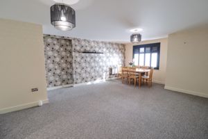 Lounge/Diner- click for photo gallery